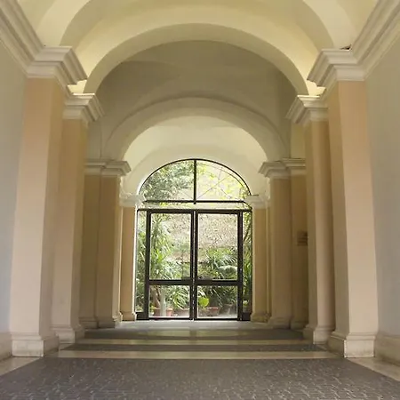 מלון ברמה אקונומית La Reggia Dei Principi 2*