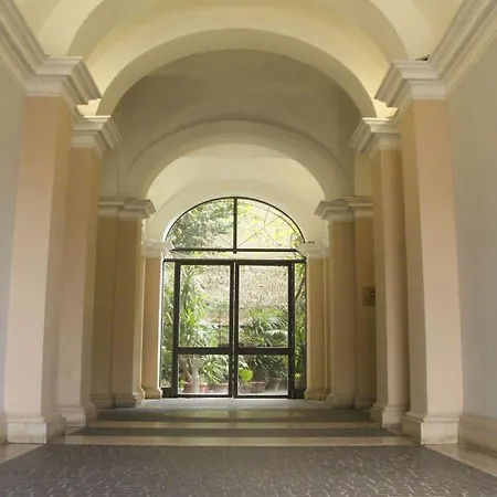 מלון ברמה אקונומית La Reggia Dei Principi רומא