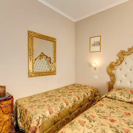 מלון ברמה אקונומית La Reggia Dei Principi רומא